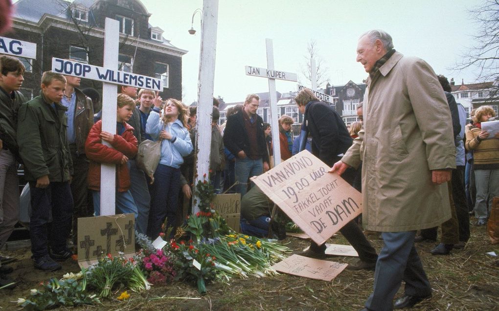 Demonstratie in 1982 voor het Amerikaanse consulaat op het Museumplein naar aanleiding van de vier vermoorde Nederlandse Ikon journalisten in El Salvador. beeld ANP, PAUL EIJZINGA