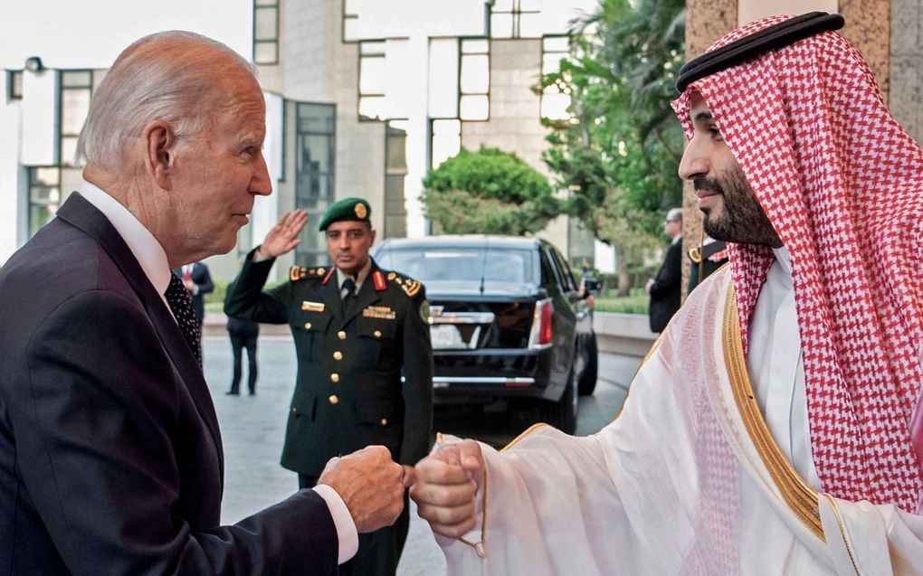 Ontmoeting Biden (l.) en Bin Salman. beeld AFP, Bandar al-Jaloud