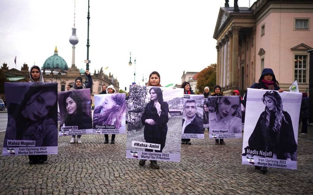 Protest in Berlijn tegen het Iraanse regime. beeld EPA, CLEMENS BILAN