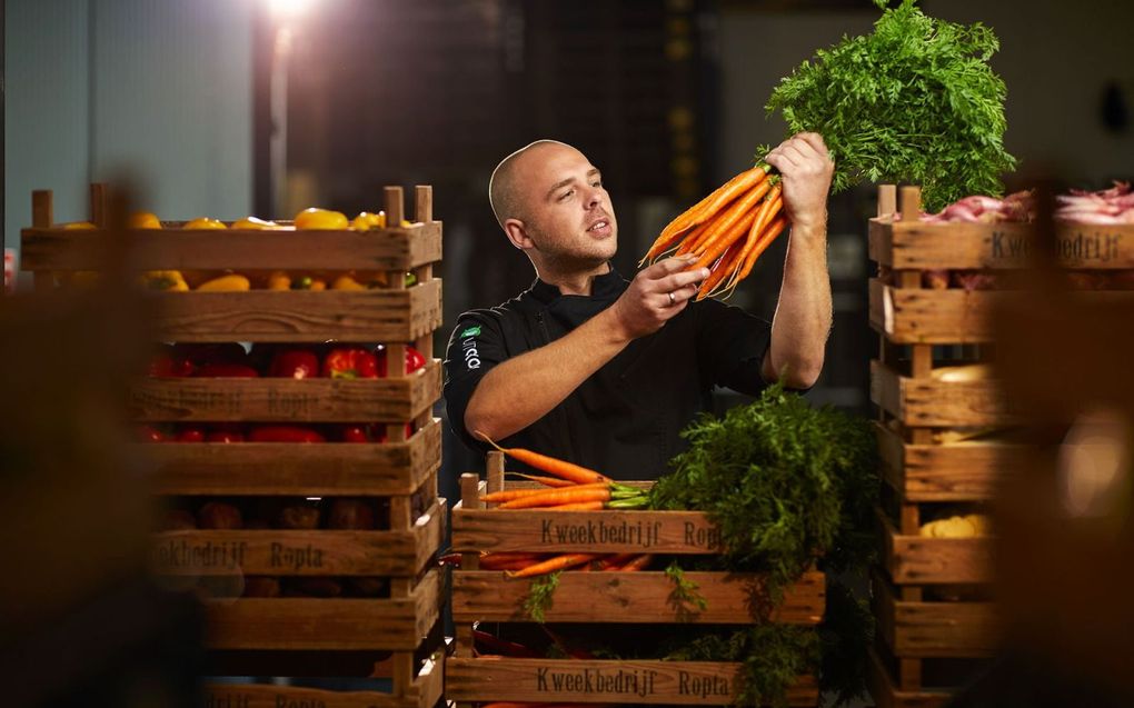 Twintig jaar geleden nam Van Marle de groentewinkel van zijn ouders over. beeld Uitgekookt