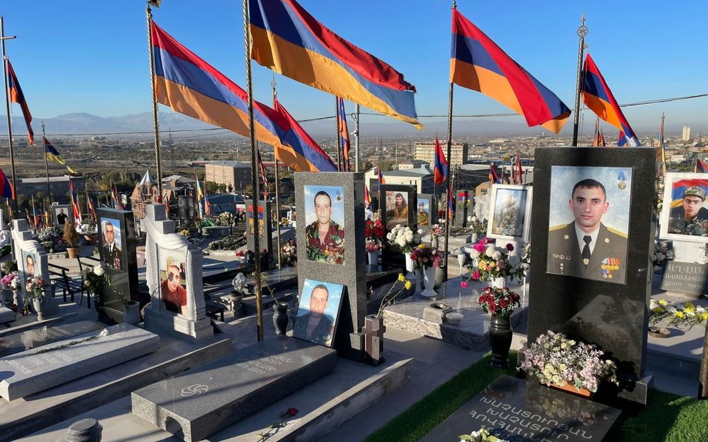 In de strijd tegen Azerbeidzjan sneuvelden veel Armeense soldaten. Foto: Armeense begraafplaats. beeld Peter van Dalen
