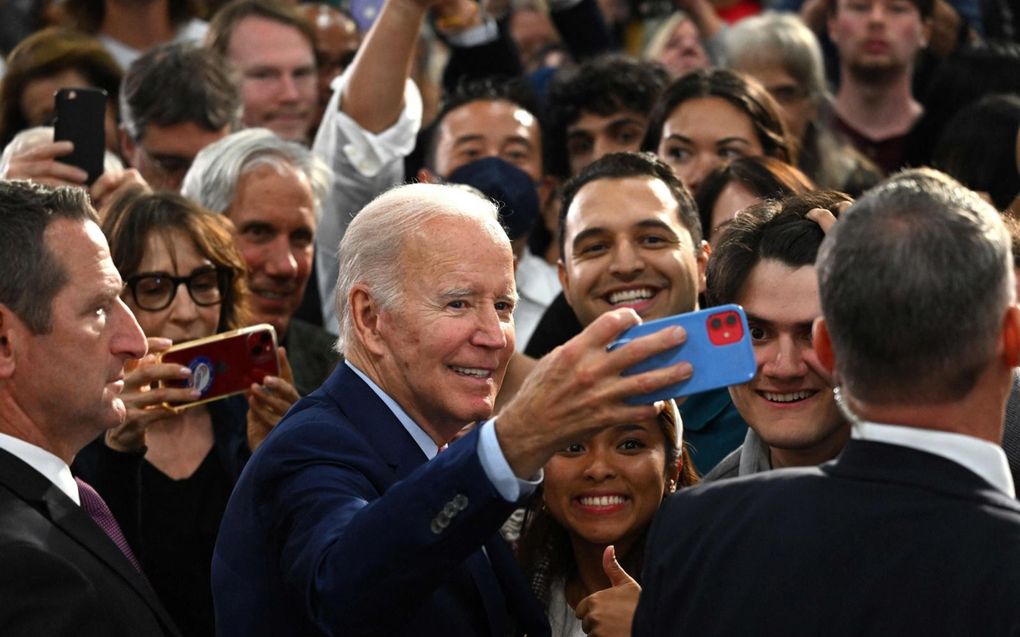 De Amerikaanse president Joe Biden op campagne in Californië. beeld AFP, Saul Loeb