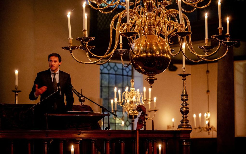 Minister Wopke Hoekstra (Buitenlandse Zaken) spreekt tijdens de Nationale Kristallnachtherdenking in de Portugese synagoge. beeld ANP, ROBIN VAN LONKHUIJSEN