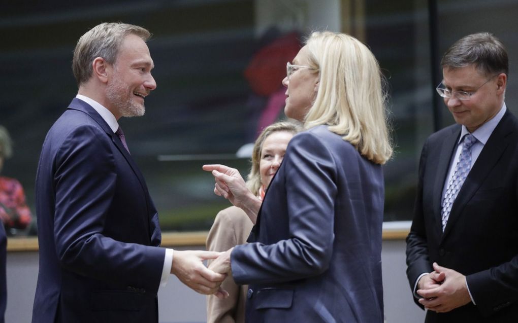 Kaag in gesprek met haar Duitse ambtsgenoot Christian Lindner eerder deze week in Brussel. beeld EPA, Olivier Hoslet