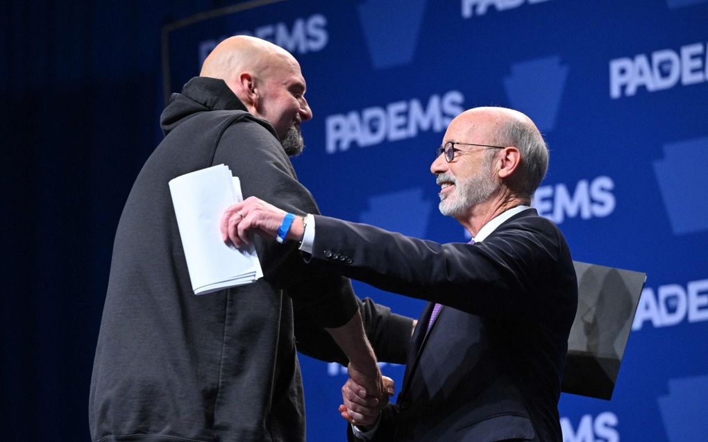 In de achterliggende maanden blokkeerde Tom Wolf (r.), de gouverneur van Pennsylvania, steeds voorstellen van het Congres om de toegang tot abortus te beperken. beeld AFP, Mandel Ngan