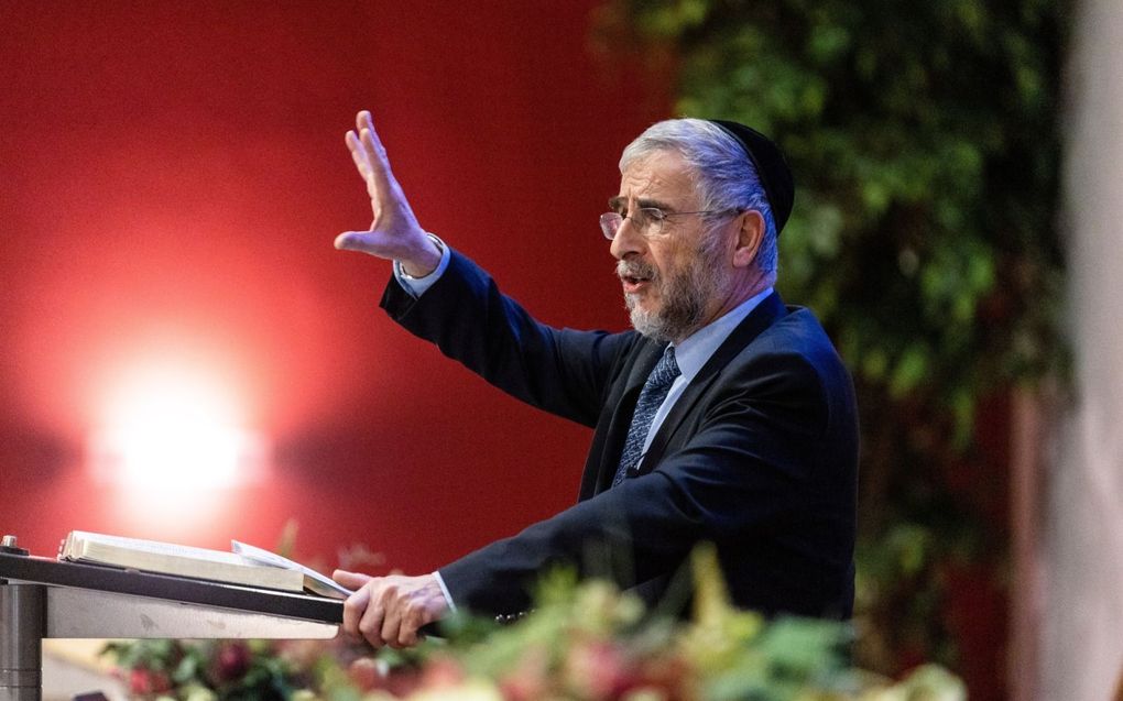 Rabbijn Lody B. van de Kamp sprak donderdagavond in Apeldoorn over de ”Bijbelse grenzen van Israël”. beeld André Dorst