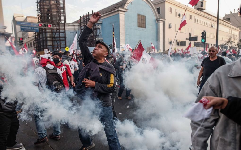 Protesten in Lima. beeld EPA, Aldair Mejia