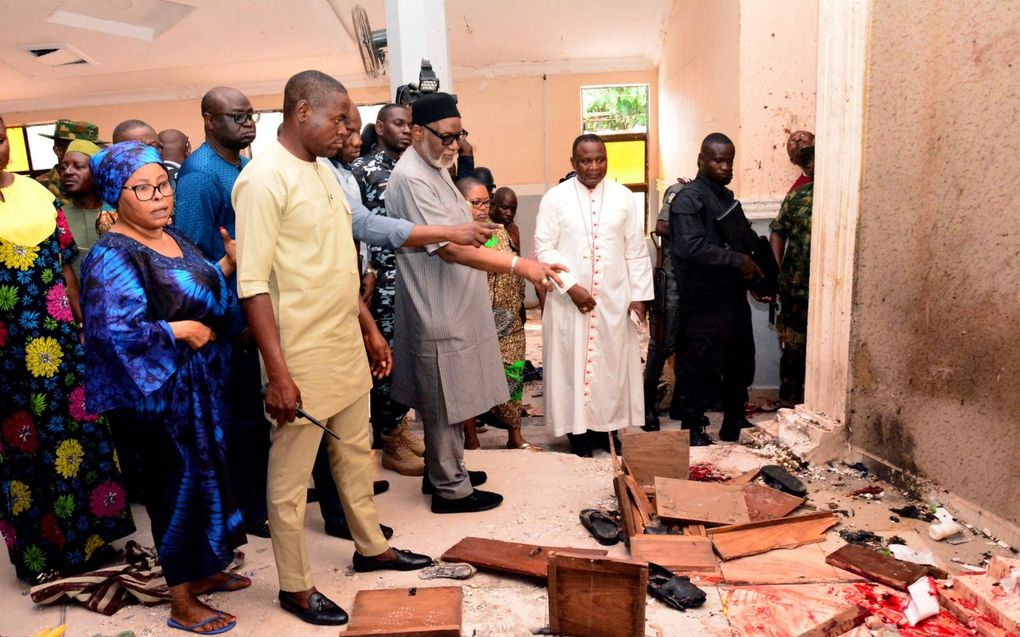 Een kerk in Nigeria werd dit jaar met Pinksteren getroffen door een aanslag waarbij tientallen doden vielen. beeld AFP
