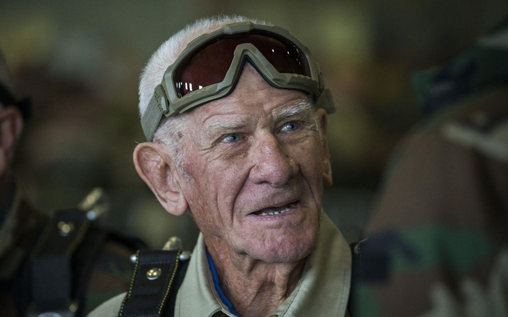 Tom Rice in 2019 voorafgaand aan de parachutesprong op de vliegbasis van Eindhoven. beeld ANP, VINCENT JANNINK