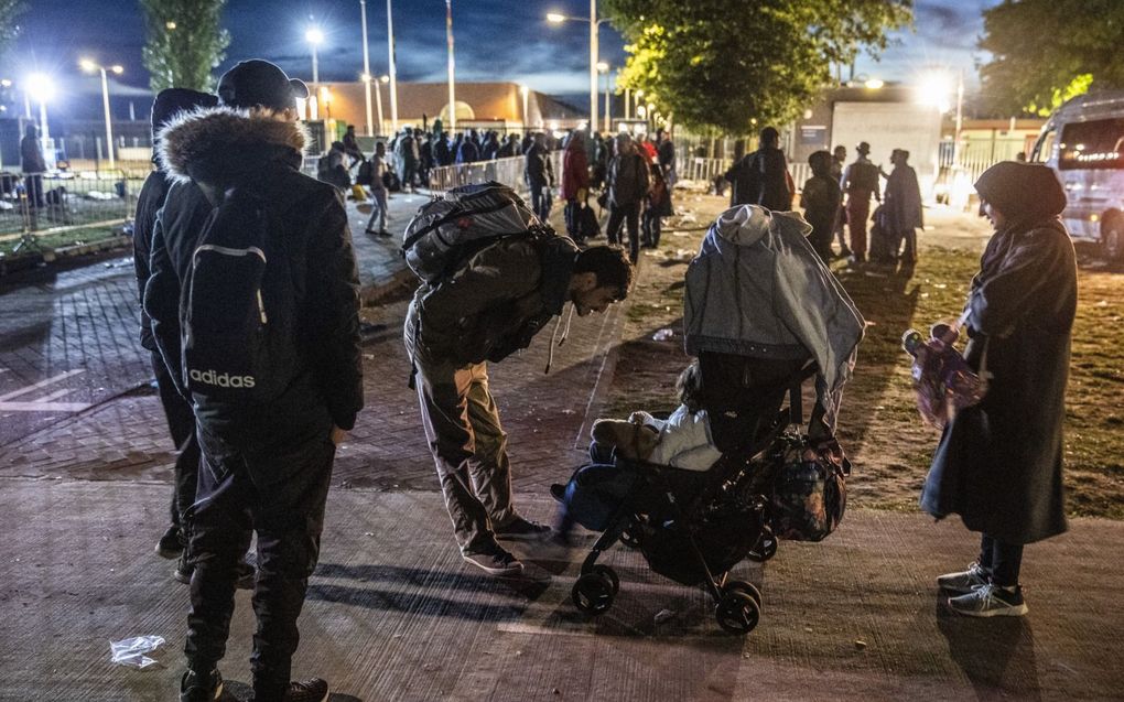 Asielzoekers bij het aanmeldcentrum in Ter Apel. Volgens het Vluchtelingenverdrag van de Verenigde Naties hebben mensen die vervolging vrezen recht op bescherming. beeld ANP, Vincent Jannink