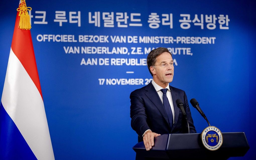 Premier Rutte, donderdag, tijdens een bezoek aan Zuid-Korea. beeld ANP, Robin van Lonkhuijsen