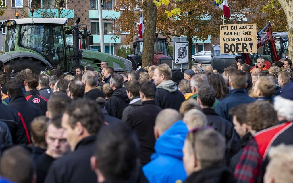 Boerenprotest bij het provinciehuis in Zwolle, woensdag 16 november. beeld ANP, Vincent Jannink