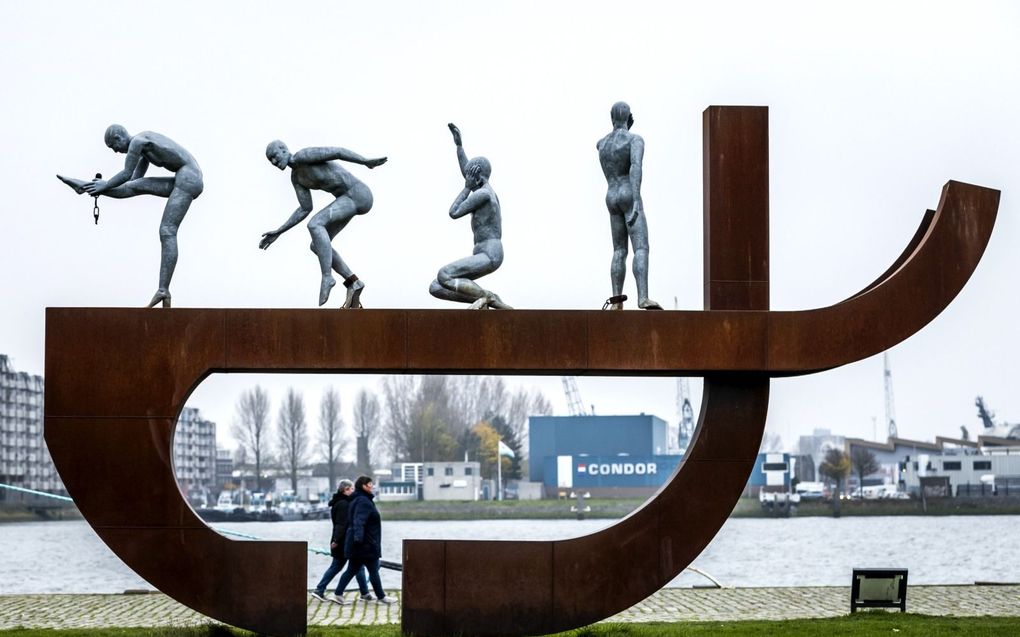 Het Rotterdams Slavernijmonument aan de Lloydkade. beeld ANP, Remko de Waal