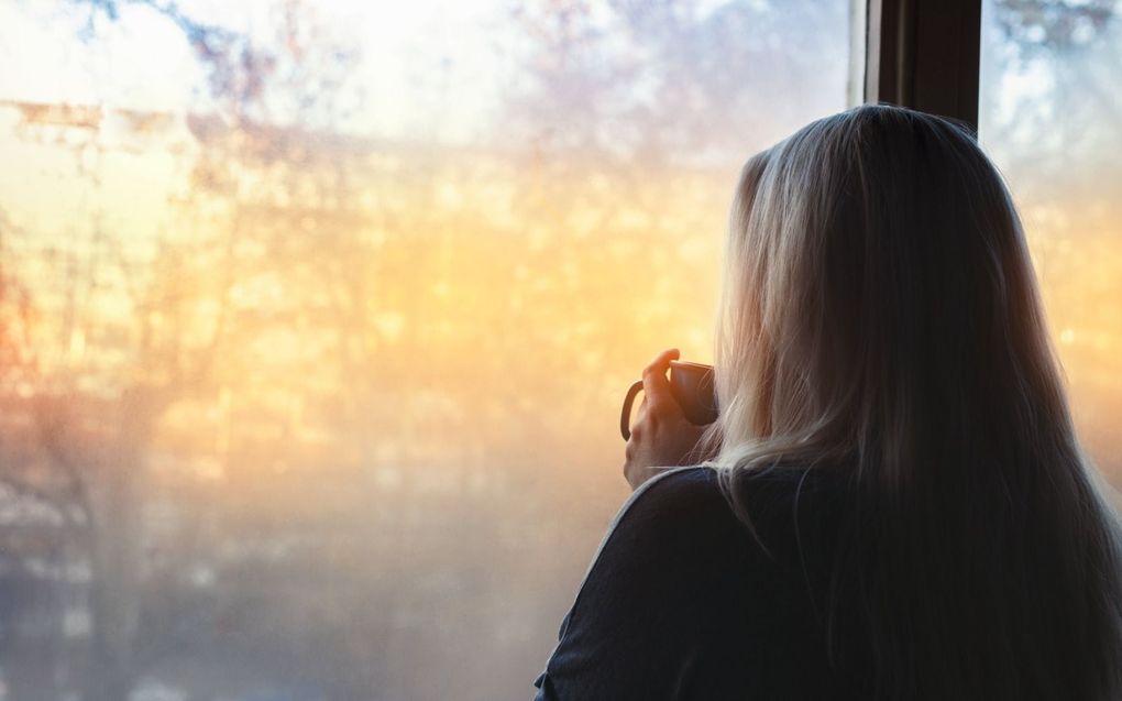 Dat de donkere dagen van december zoveel invloed hebben op de mens is te verklaren met processen die zich afspelen in het lichaam. beeld iStock