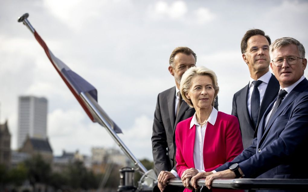 Ursula von der Leyen, voorzitter van de Europese Commissie, bezocht in september het Havenbedrijf Rotterdam. beeld ANP, Koen van Weel