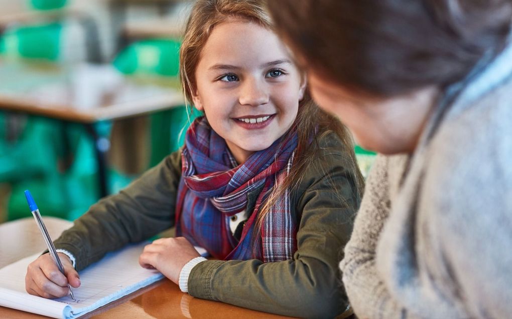 „Een kind dat alleen leert vrij te zijn, zonder te gehoorzamen, wordt losbandig. Een kind dat alleen leert te gehoorzamen, zonder vrij te zijn, wordt krampachtig.” beeld iStock