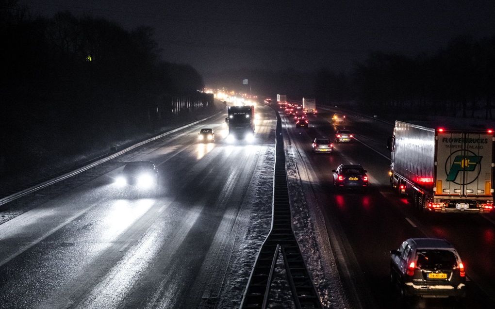 Wie de weg opgaat, doet er goed aan voorzichtig te zijn. beeld ANP, Rob Engelaar