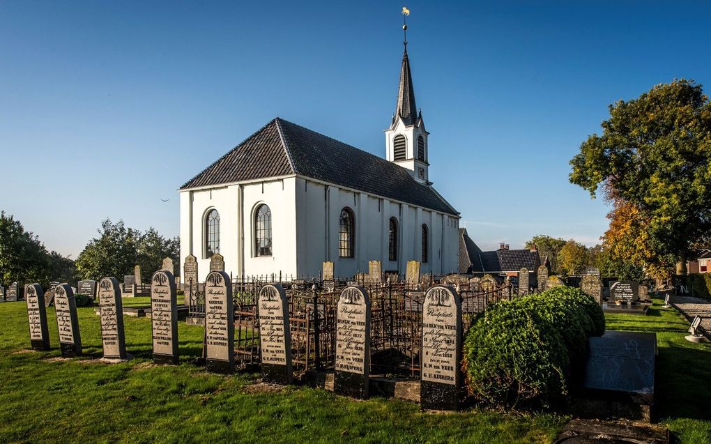 Het kerkhof bij het Witte Kerkje in Grootegast, eigendom van SOGK. beeld Duncan Wijting Fotografie