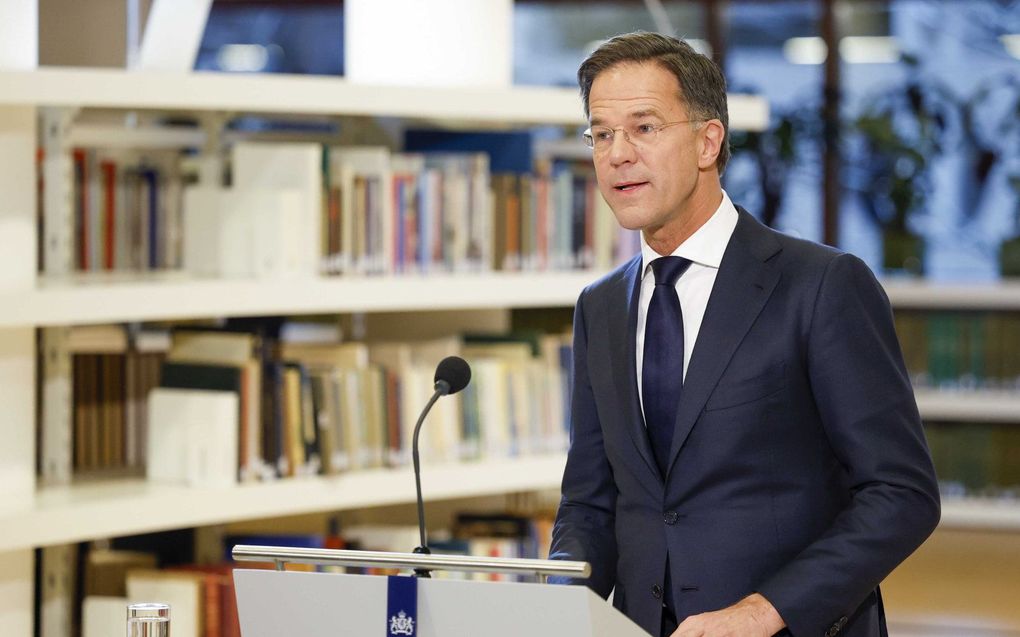 Premier Mark Rutte tijdens zijn toespraak in het Nationaal Archief in Den Haag. beeld ANP ROBIN VAN LONKHUIJSEN