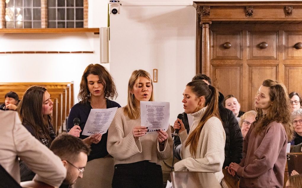 In de Singelkerk in Ridderkerk had dinsdagavond een kerstviering plaats met Oekraïense vluchtelingen. beeld Dirk Hol