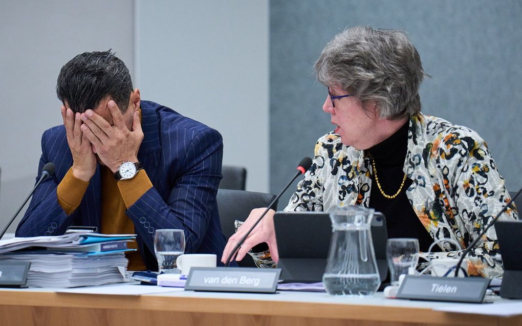 Kamerleden Farid Azarkan (Denk) en Joba van den Berg (CDA) tijdens een debat in de Tweede Kamer over de omstreden mondkapjesdeal. beeld ANP, Phil Nijhuis