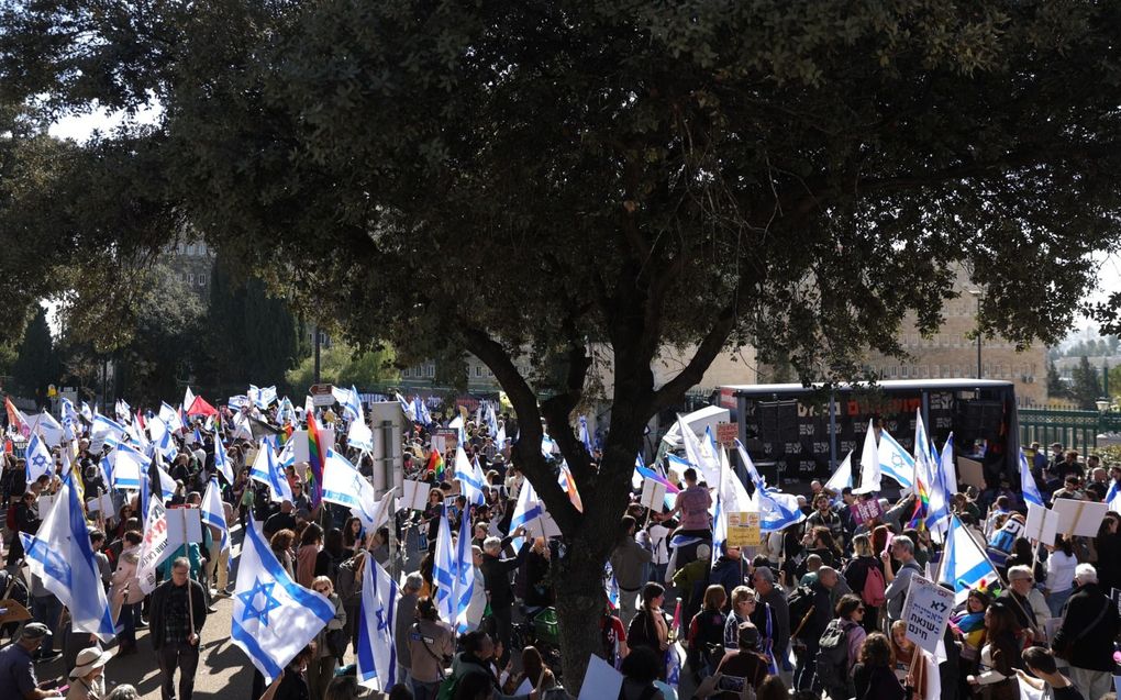 Israëliërs protesteren in Jeruzalem tegen de nieuwe regering. beeld EPA, Abir Sultan