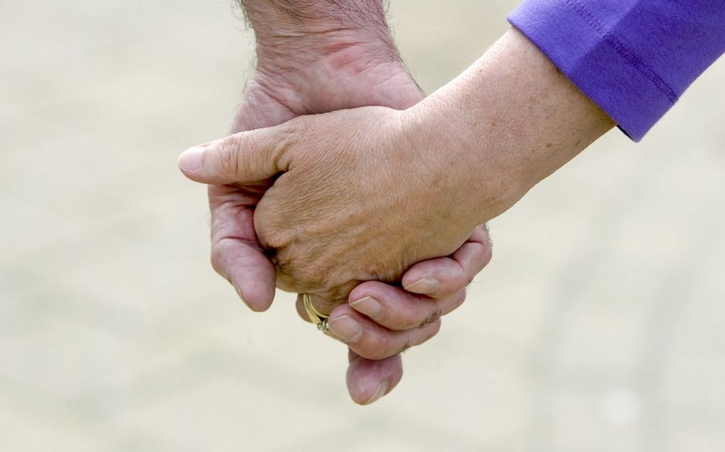 „Leg mantelzorgers uit wat hersenbeschadiging teweegbrengt. Als hun naaste nog maar weinig initiatief neemt, is dat geen onwil, maar een gevolg van de ziekte”, adviseert neuropsycholoog Willem Eikelboom.  beeld ANP, Koen Suyk​