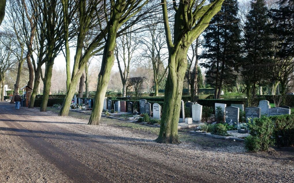 „Als de grafrust voor onbepaalde tijd vrij eenvoudig geregeld kan worden, waarom zouden we dat dan nalaten?” beeld RD, Henk Visscher