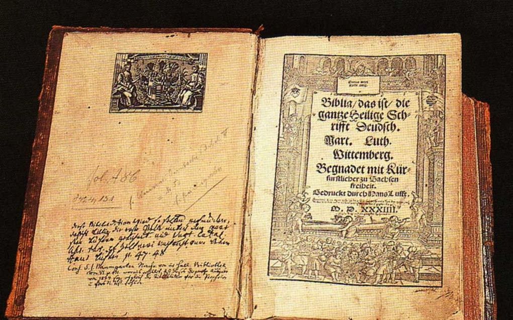 Een Lutherbijbel uit 1534. beeld Wikimedia, Torsten Schleese