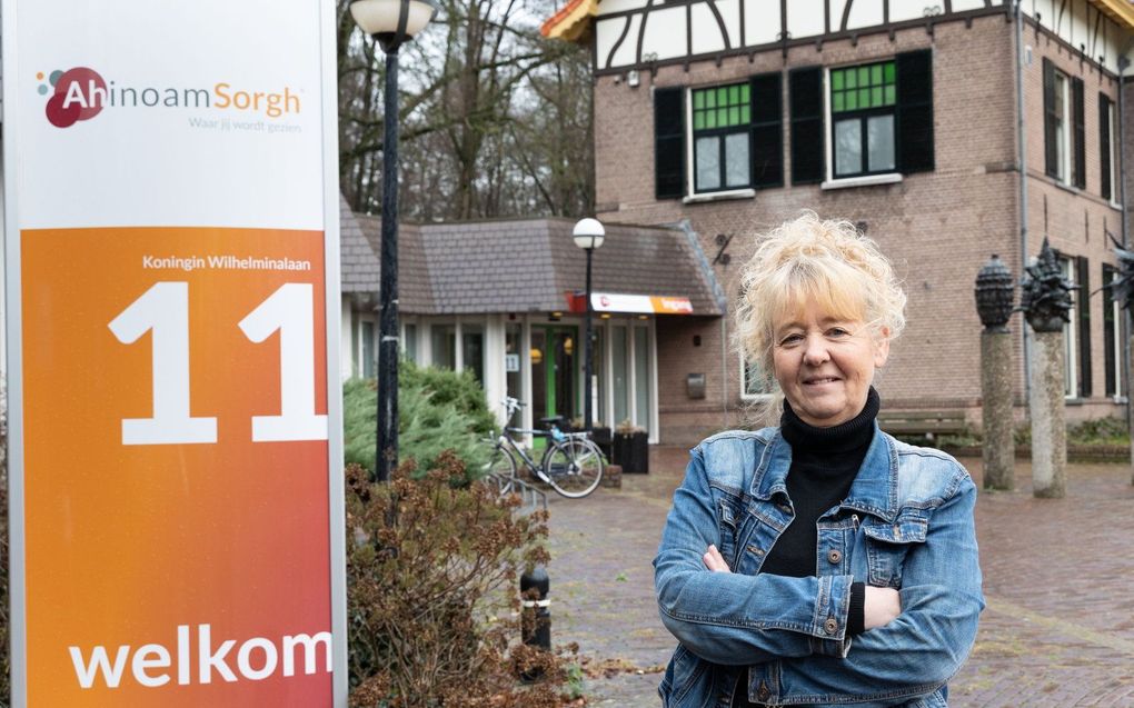 Corine Prins, leidinggevende bij Ahinoam Sorgh in Schalkhaar.  beeld RD, Anton Dommerholt