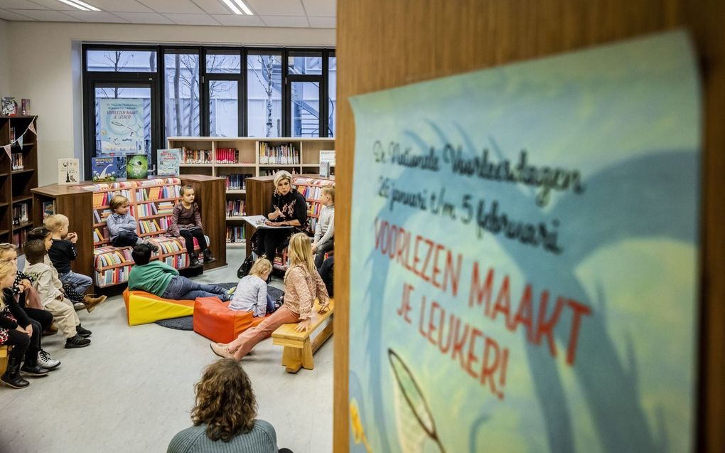 „Laat kinderen zoveel mogelijk lezen. Dan moet je jezelf in de ander verplaatsen.” Foto: Prinses Laurentien leest voor tijdens het Nationaal Voorleesontbijt. beeld ANP, Remko de Waal