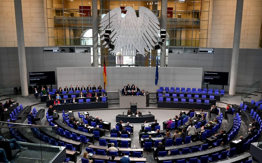 De Bondsdag, het parlement van de Bondsrepubliek Duitsland. beeld EPA/Filip Singer