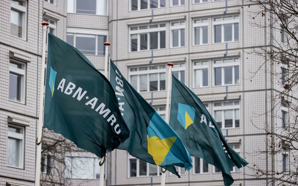 Exterieur van een pand van ABN AMRO in Amsterdam. beeld ANP, Robin van Lonkhuijsen