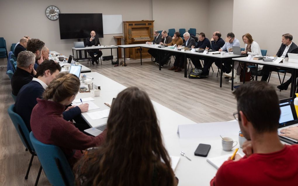 Cursisten volgen de cursus "Kernthema's uit de geschiedenis van de geloofsleer". beeld Martin Droog