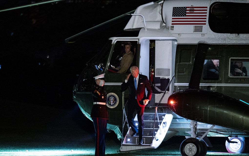 De Amerikaanse president Joe Biden bij terugkomst in Washington na zijn reis naar Oekraïne en Polen. beeld EPA, Al Drago