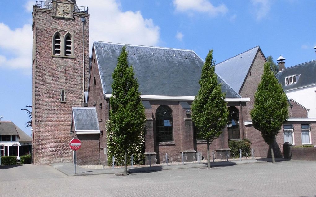 De hervormde dorpskerk in Hoevelaken. beeld Wikimedia, HenkvD