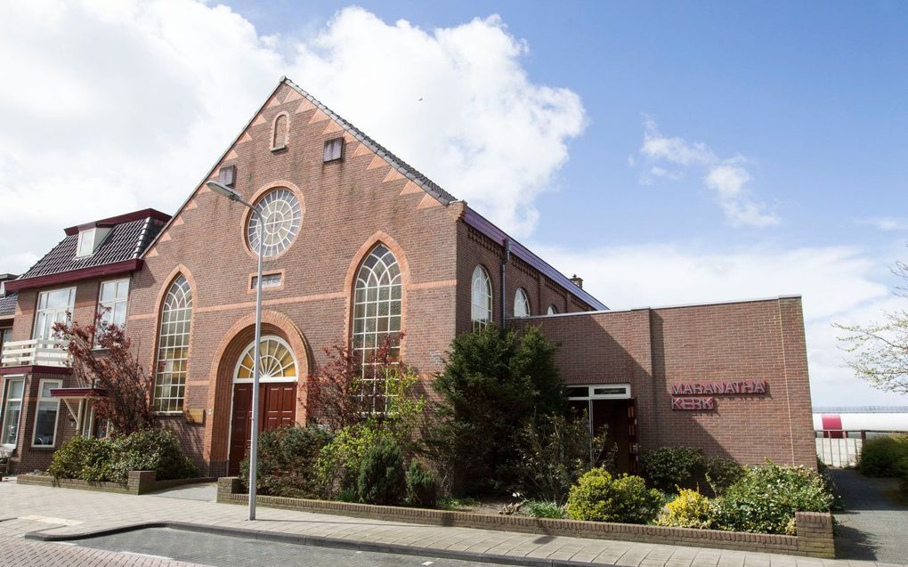 Het kerkgebouw van de christelijke gereformeerde kerk te 's-Gravenzande. beeld RD, Anton Dommerholt