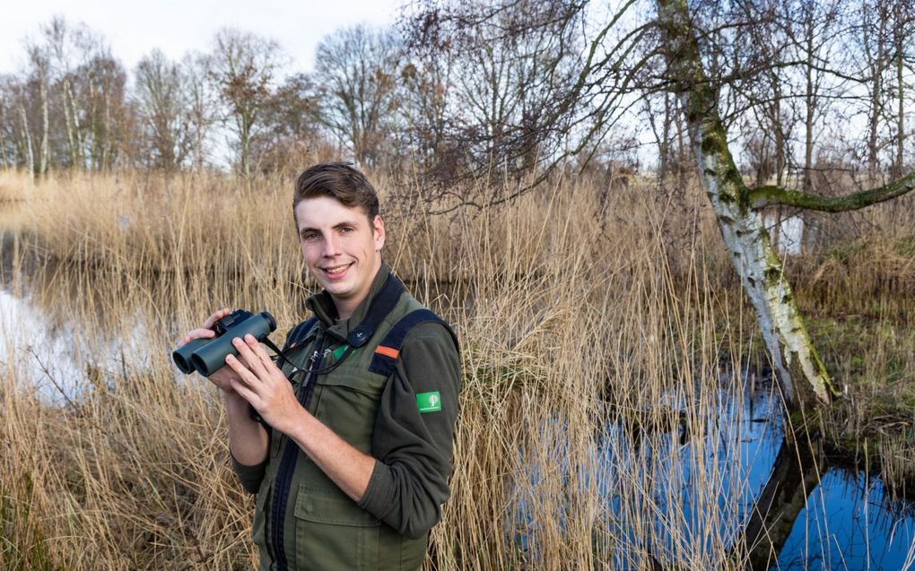 Jonathan Leeuwis (25) is boswachter in de Rottemeren en het Bentwoud in Zuid-Holland. beeld RD, Anton Dommerholt