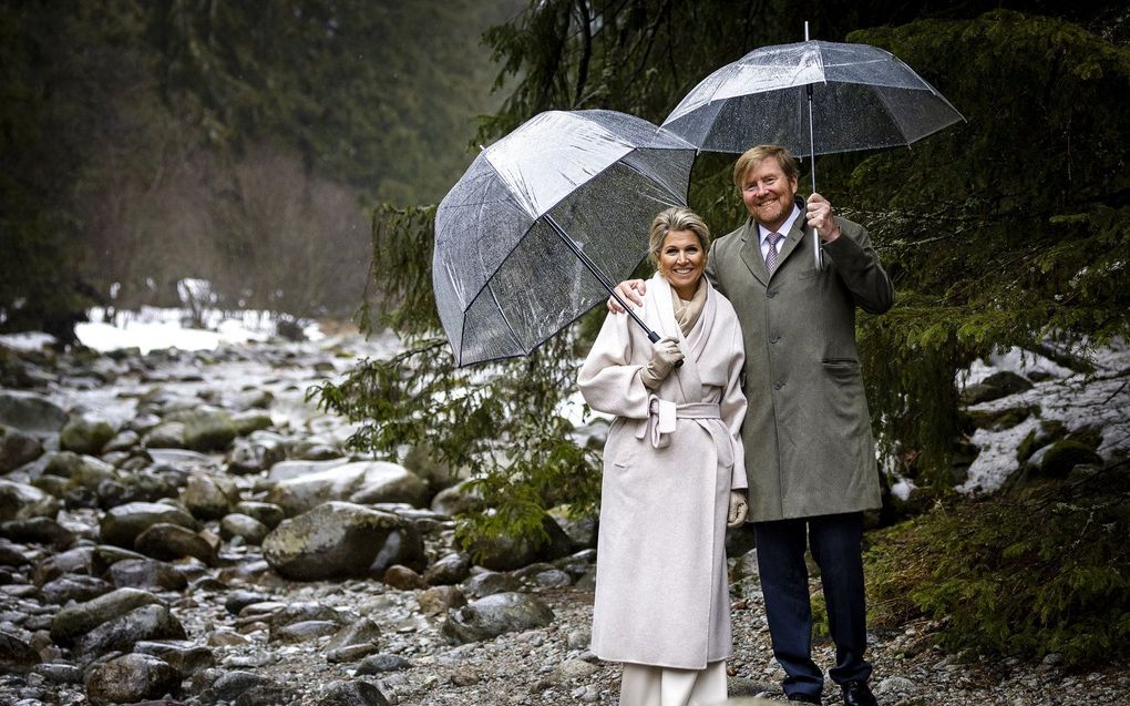 Koning Willem-Alexander en koningin Maxima brengen een bezoek aan Nationaal Park Tatra, tijdens de derde dag van het driedaags staatsbezoek aan Slowakije. beeld ANP, Remko de Waal