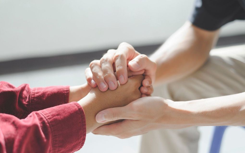 „Vaak is er bij misbruik sprake van een glijdende schaal, die uiteindelijk leidt tot fysiek contact. Dat is een grote valkuil." beeld iStock