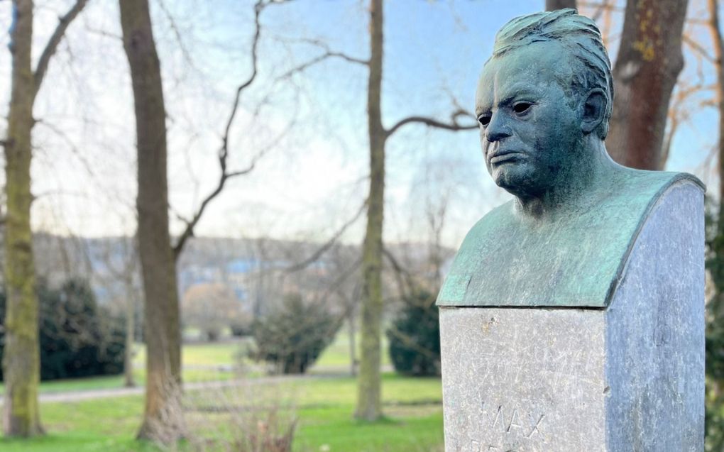 Gedenkteken voor Max Reger in het park tegenover zijn woonhuis in de Duitse stad Meiningen. beeld RD