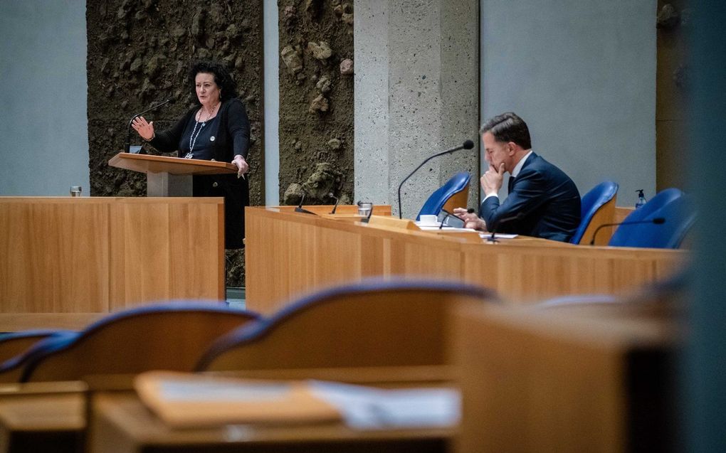 Caroline van der Plas (BBB) en premier Mark Rutte tijdens een plenair debat in de Tweede Kamer. beeld ANP, Bart Maat