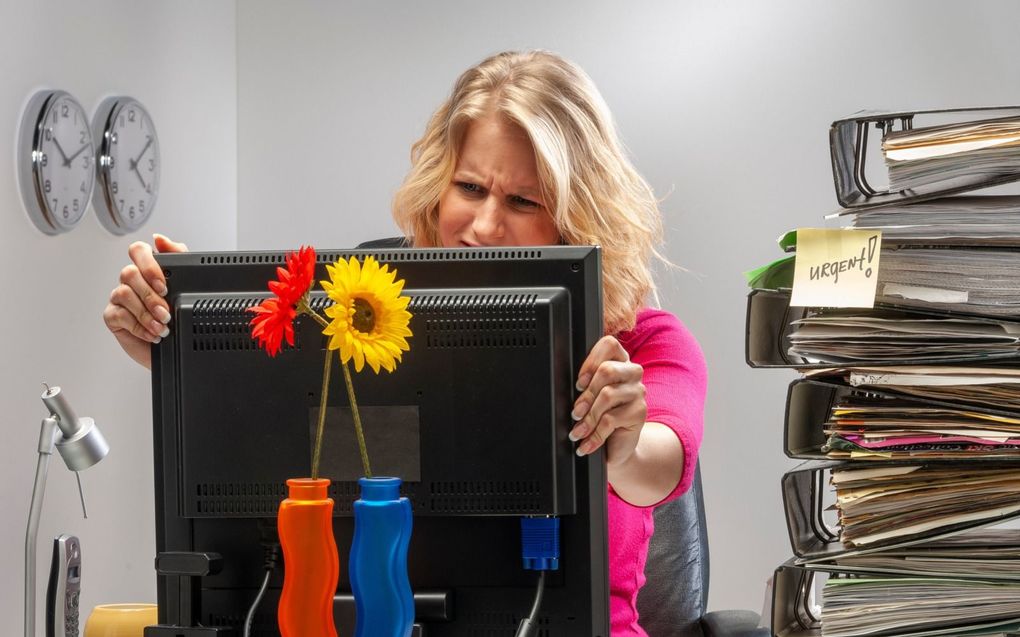 „De oeverloze exploitatie van kloktijd maakt van mensen ”tijdkapitaal”, waardoor we vervreemd raken van onszelf en de mensen om ons heen.” beeld iStock