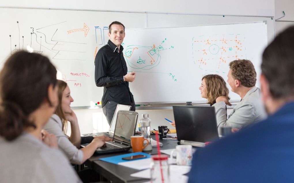 De subsidieregeling STAP, die mensen moet motiveren om een opleiding of cursus te volgen, is populair. Maar het aanvraagproces frustreert veel mensen. beeld iStock