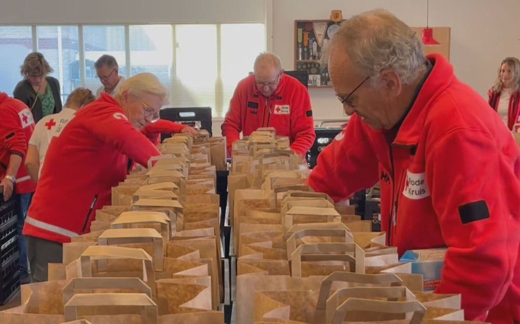 Het Rode Kruis wil dit jaar dubbel zoveel mensen gaan helpen die niet genoeg geld hebben om voedsel te kopen.  beeld Rode Kruis​