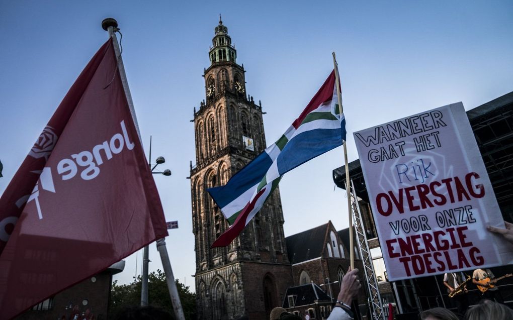 „Gesprekken over de energievoorziening doen de emoties vaak hoog oplopen. Brave burgers die zich zorgen maken over hun energierekening, zullen denken: „de overheid laat ons in de steek. De minister moet ingrijpen!” En dat terwijl de beleidsmakers in Den Haag vooral uitstralen dat in een vrije markt, bedrijven en consumenten onderling moeten bepalen wat er gaat gebeuren.” beeld ANP, Siese Veenstra