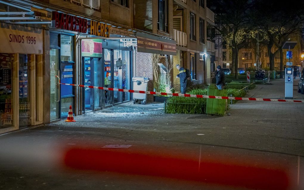 Eerdere explosie aan de Crooswijkseweg in Rotterdam. beeld ANP/MEDIATV