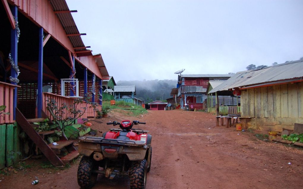 Goudzoekersdorp in de binnenlanden van Suriname. beeld Armand Snijders