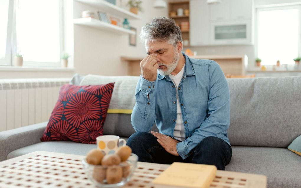 Een deel van de mensen kampt na een corona-infectie met ernstige vermoeidheidsklachten. Amsterdamse onderzoekers denken daar een behandeling tegen te hebben gevonden. beeld iStock