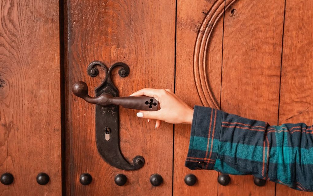 „De kerk heeft en houdt in de behandeling van misbruik een eigen verantwoordelijkheid. Ze mag niet wegkijken van onrecht. Waar de kerk dat kan, moet ze onrecht stoppen.” beeld iStock